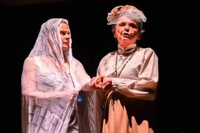 Teatro em grande estilo para adultos e crianças