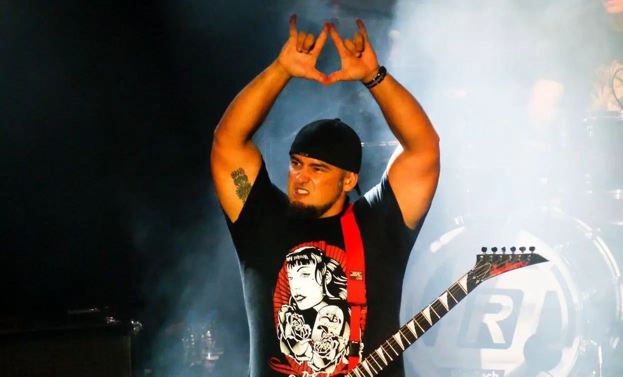 Digão Raimundos se apresentará em Itapema para marcar o Dia Mundial do Rock