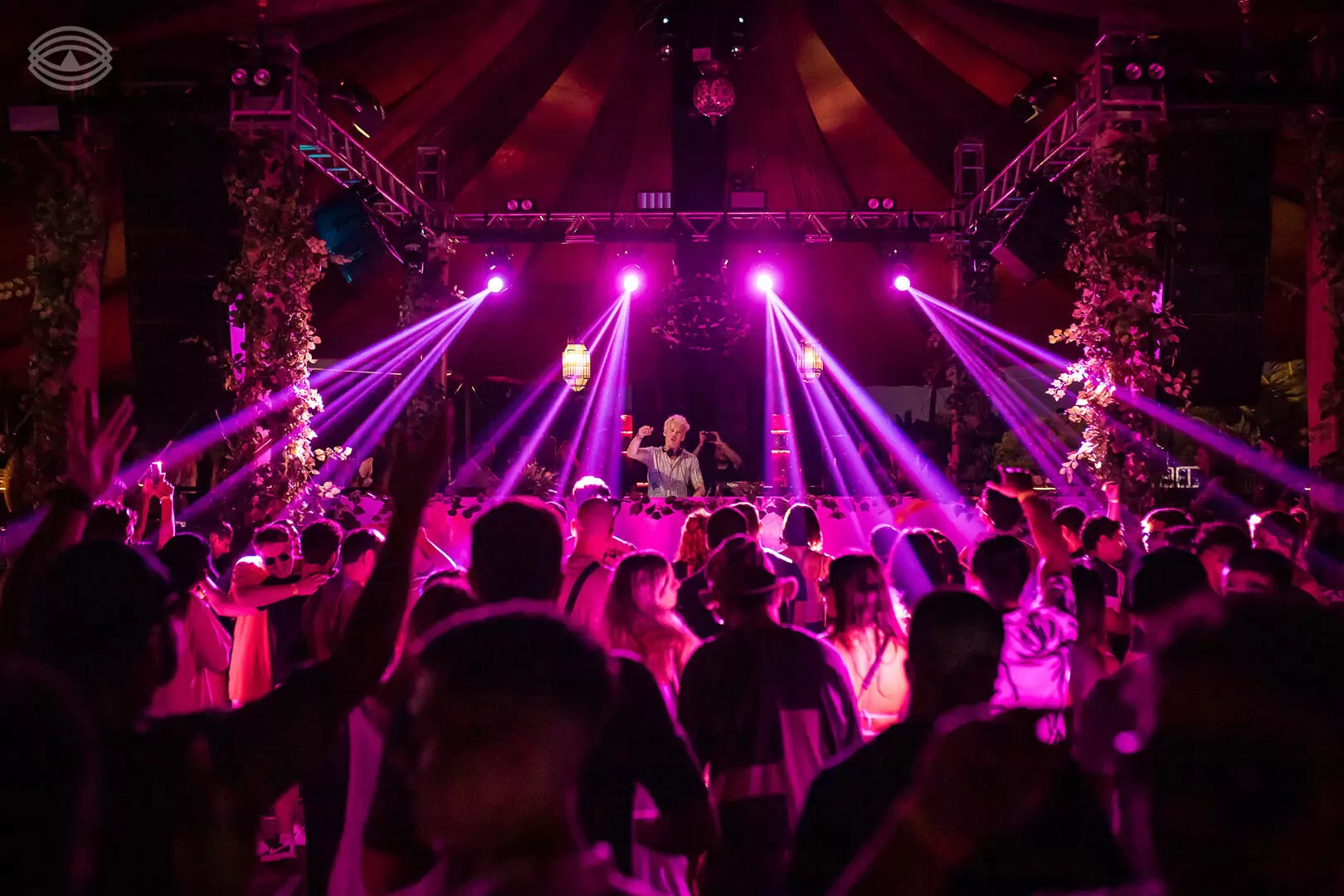 NOVA DATA DO ARRAIAL SURREAL EM CAMBORIÚ É ANUNCIADA: SÁBADO 27 DE JULHO