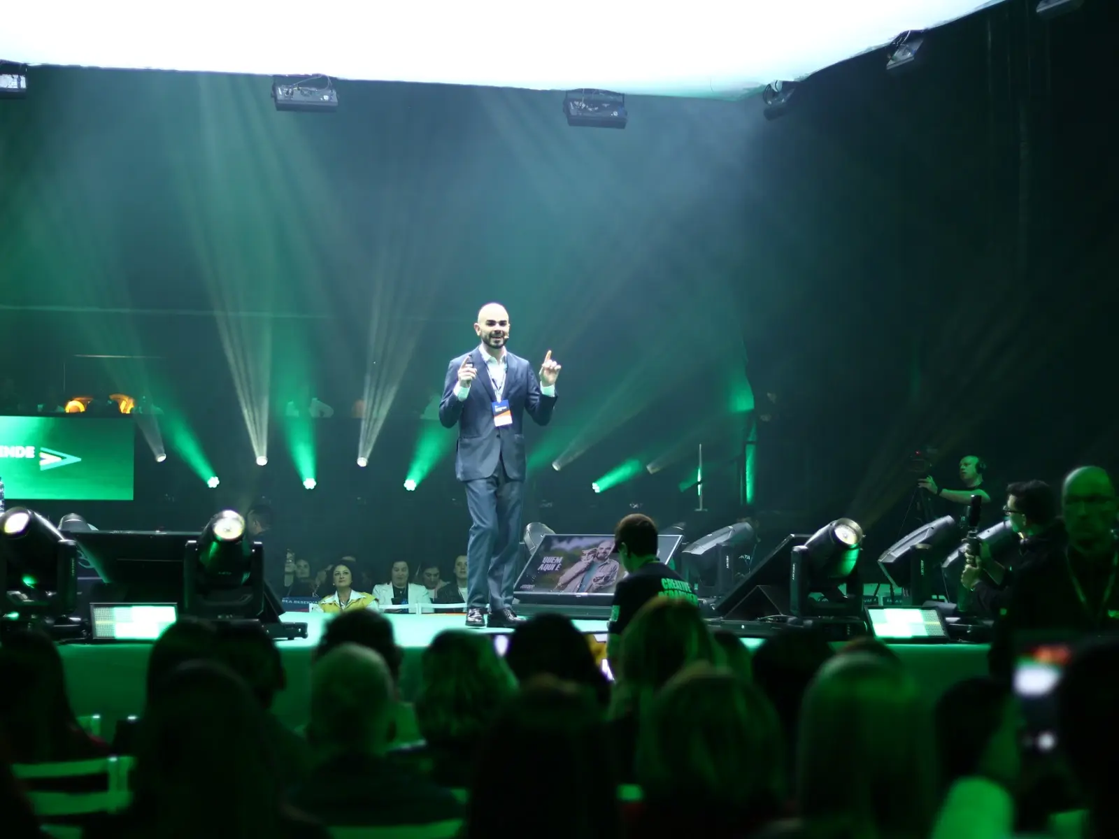 Com Augusto Cury no palco principal, primeiro dia do Empreende Brazil foca em saúde mental, gestão, inovação e centralidade do cliente