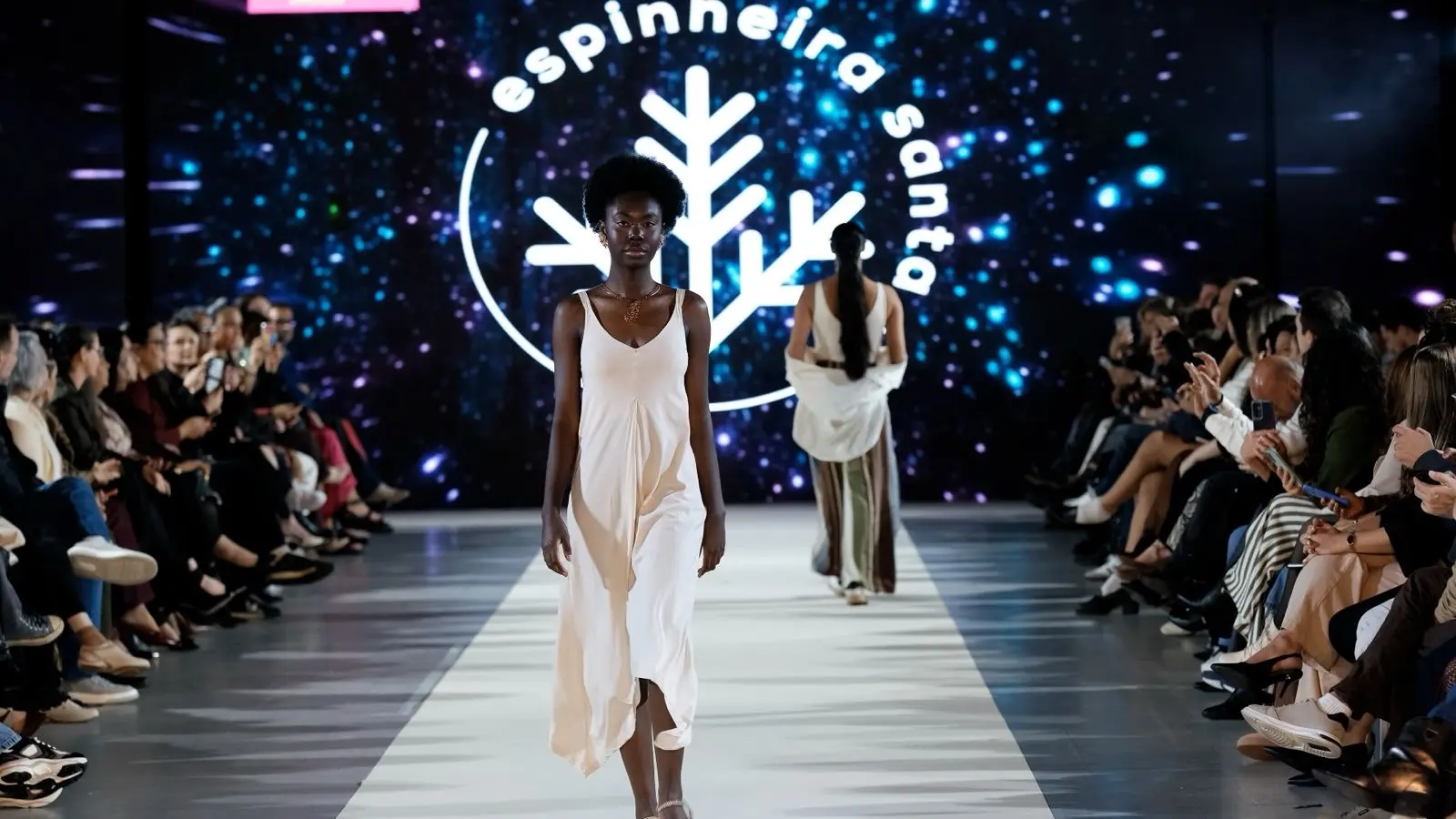 SCFW abre primeira noite de desfiles com moda, identidade e muita conexão 