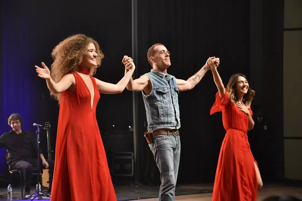 Anavitória & Nando Reis chegam a Florianópolis para “Turnê dos Namorados”