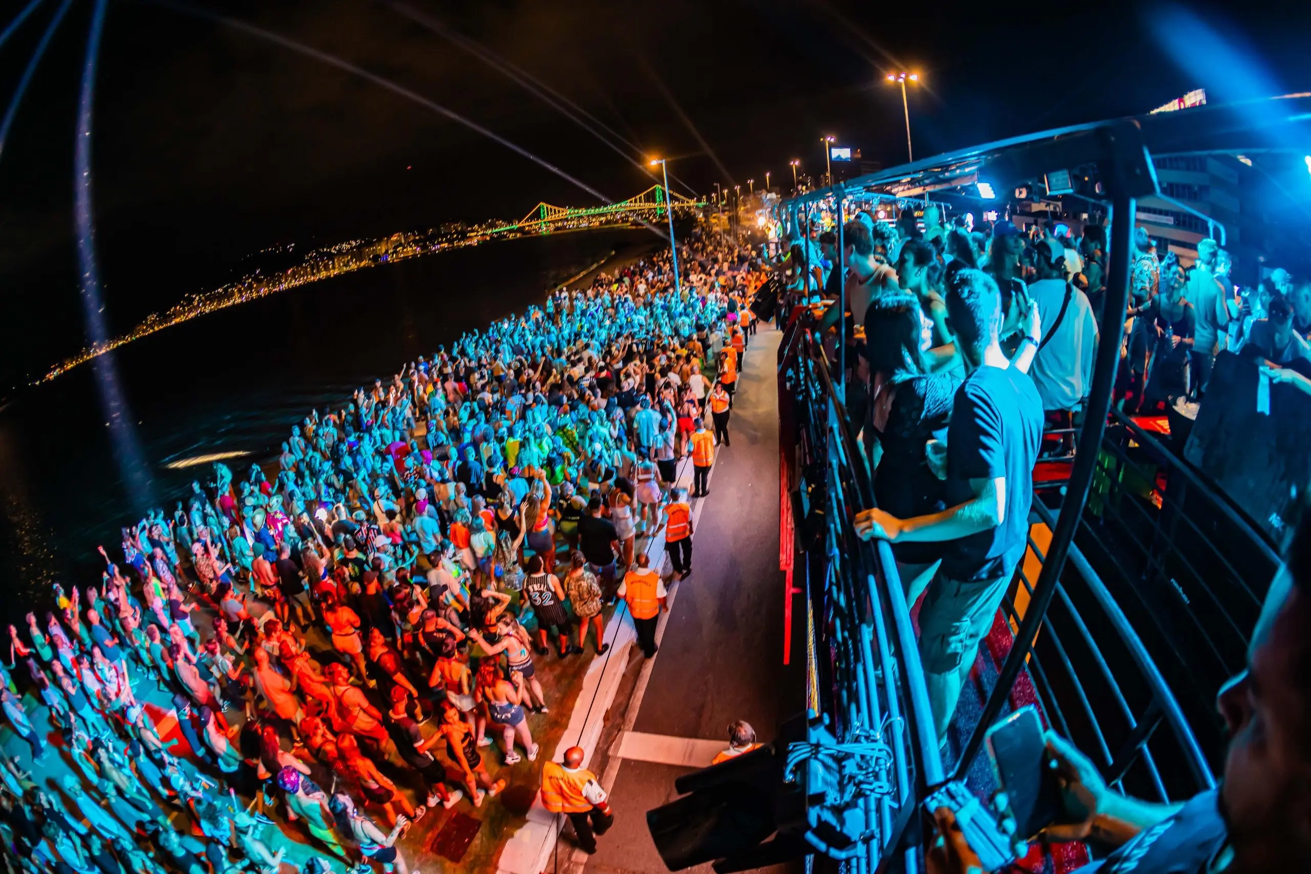 Festival Ponte Que Pariu abre o Carnaval 2026 com sucesso histórico na Beira-mar do Estreito