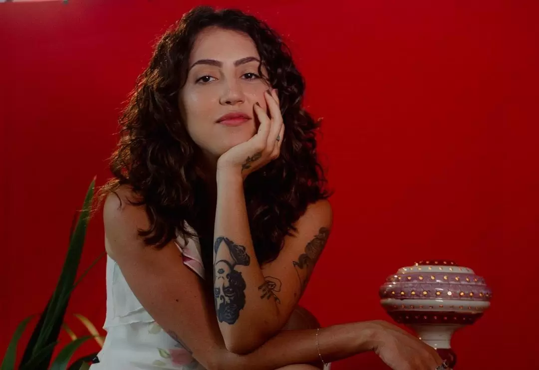 Joana Castanheira apresenta show MPB Lounge em Florianópolis
