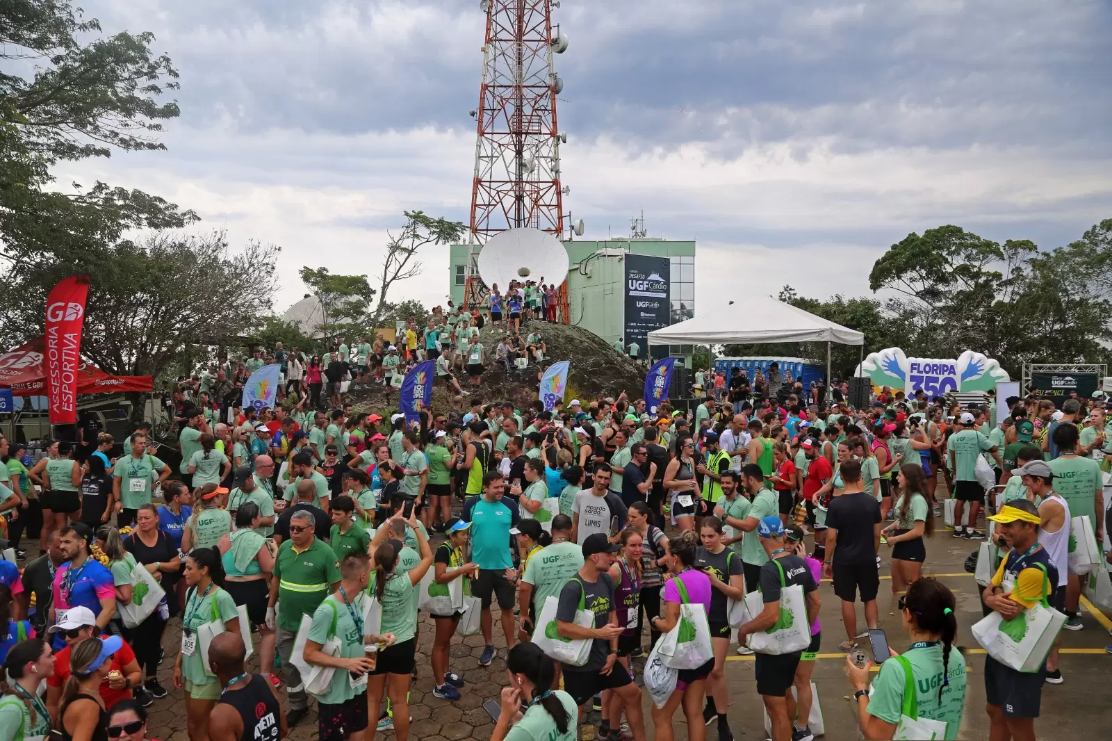 Corrida desafia mil atletas a subirem o Morro da Cruz