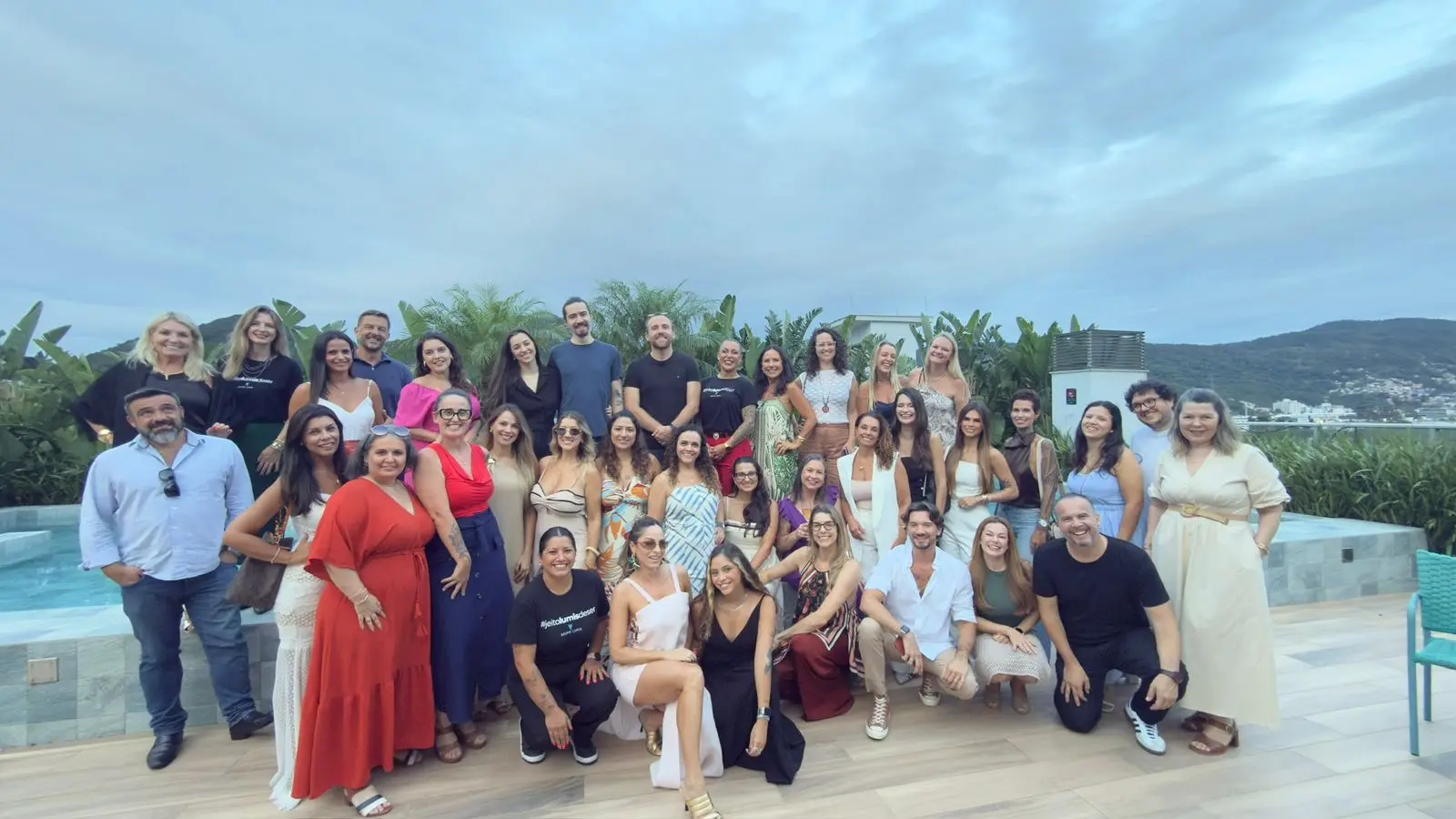 Com cenário privilegiado, happy hour marca apresentação do Home Cacupé