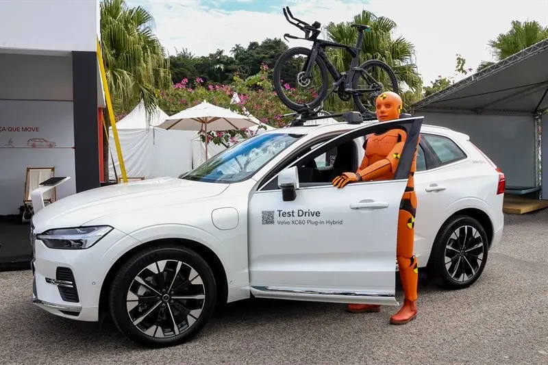 Volvo Car Brasil traz boneco Dummy pela primeira vez ao país, no IRONMAN Florianópolis
