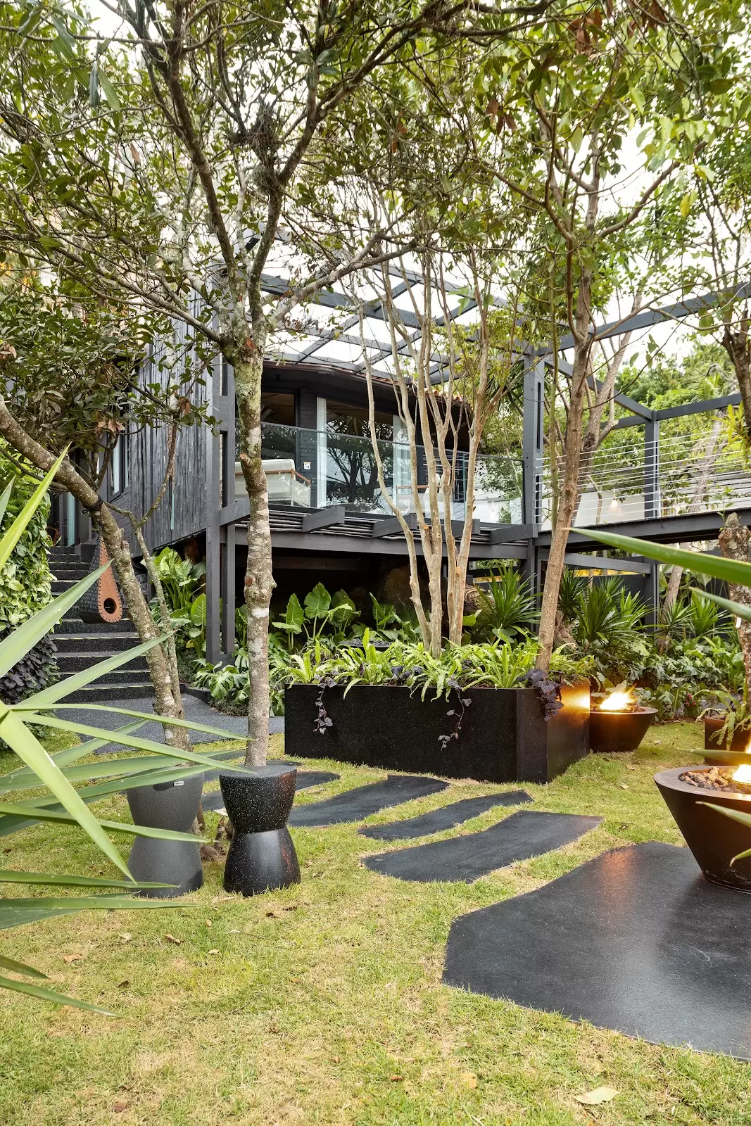 Casa na Floresta: um lar funcional, integrado ao verde e cheio de personalidade na CASACOR/SC