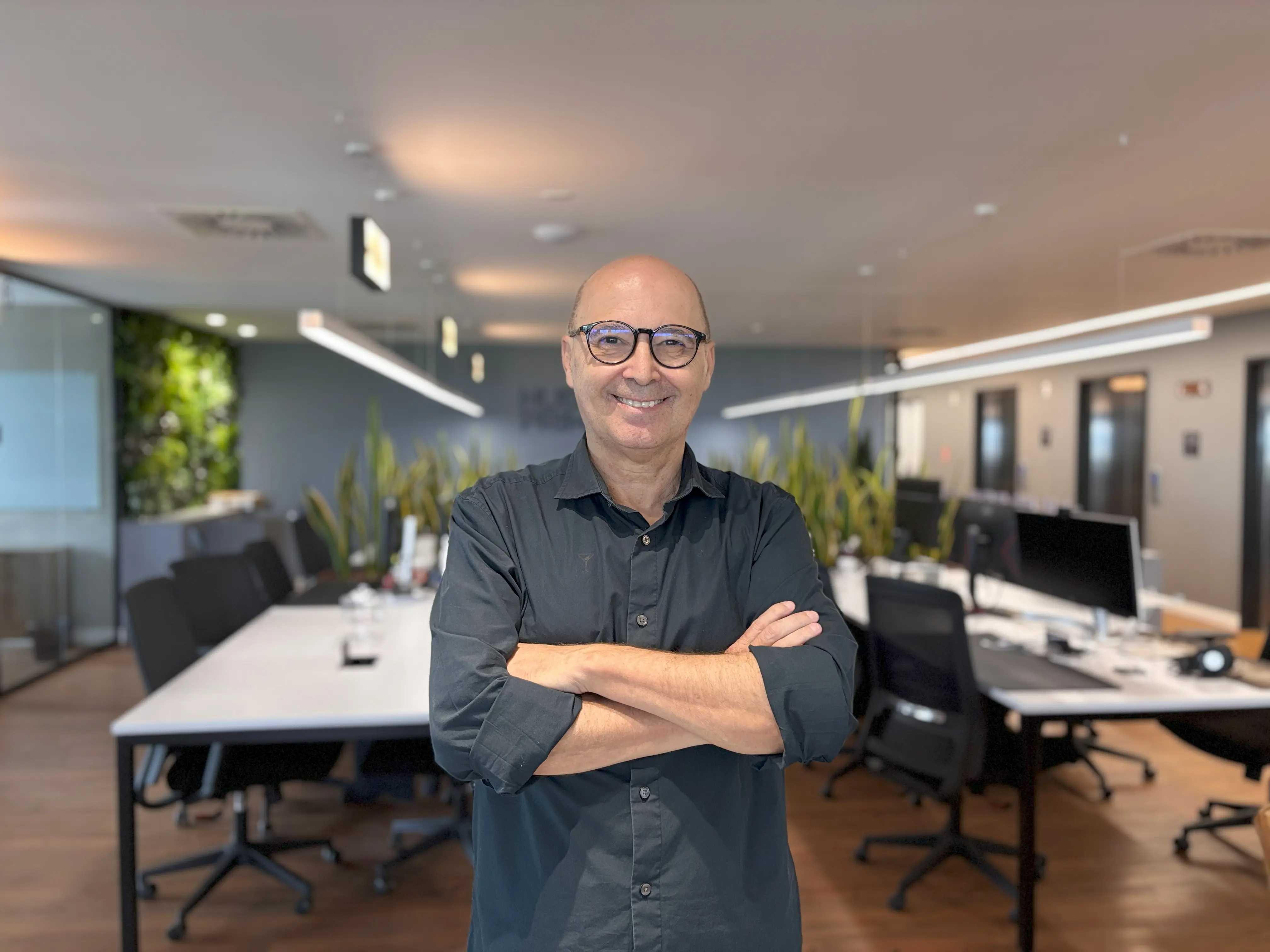 Adonai Zanoni lança livro sobre liderança híbrida em Florianópolis