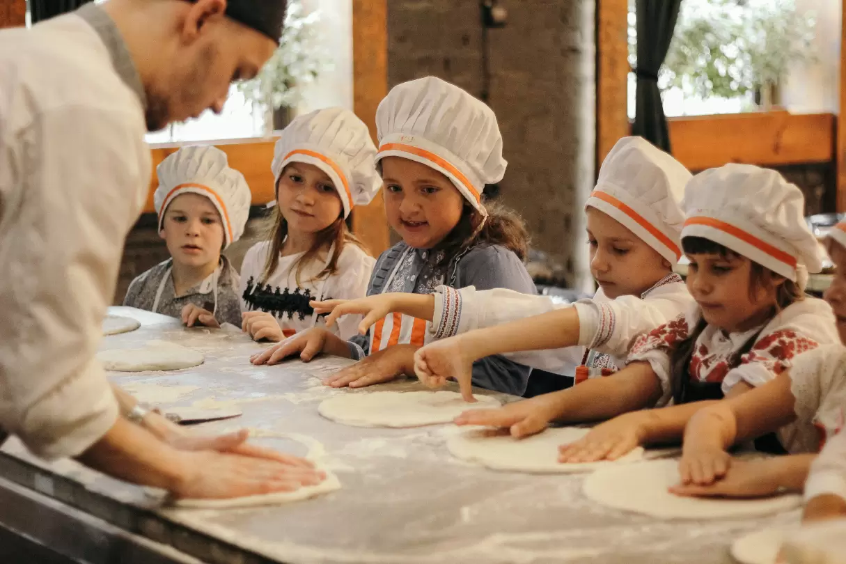 Food Hall de Florianópolis promove oficina culinária infantil no próximo sábado