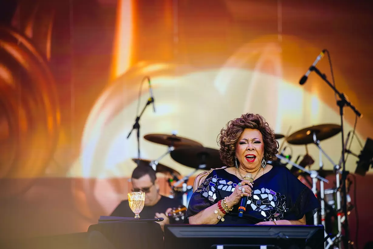 Música, céu azul e emoção: primeiro dia do ARVO Festival 2025 transforma Florianópolis em um espetáculo de cultura e encontros