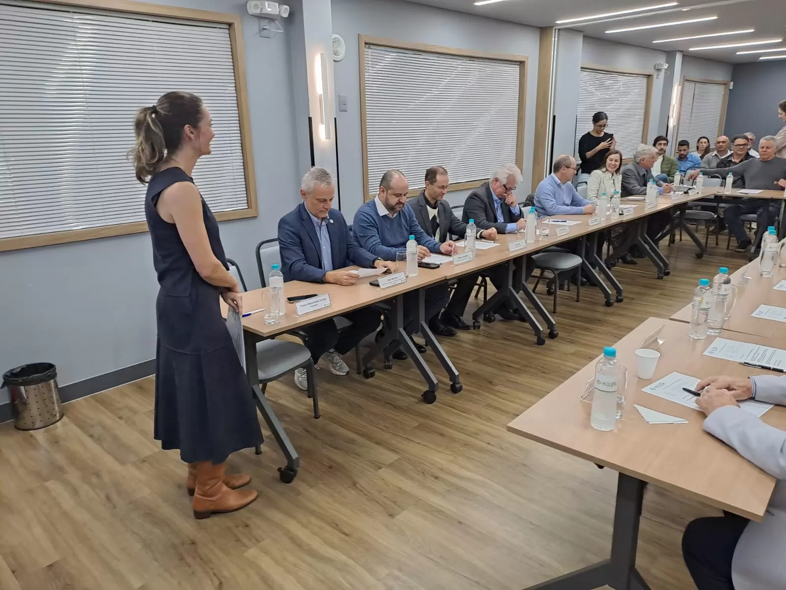 Beto Martins apresenta andamento do plano estadual de logística e transporte na ACII