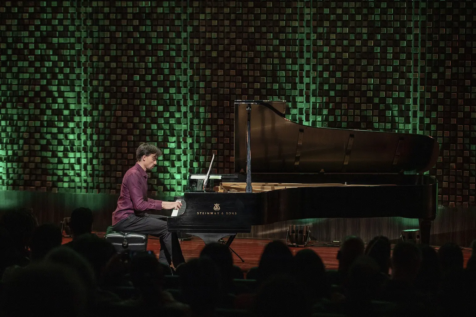 Bruno Hrabovsky traz Rock ao Piano Especial Queen a Florianópolis com ação solidária