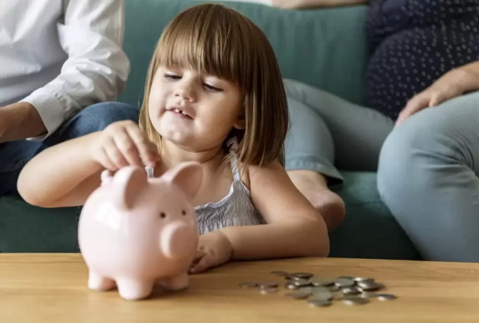 No Dia dos Filhos, especialista explica como conversar com crianças e adolescentes sobre dinheiro e finanças pessoais