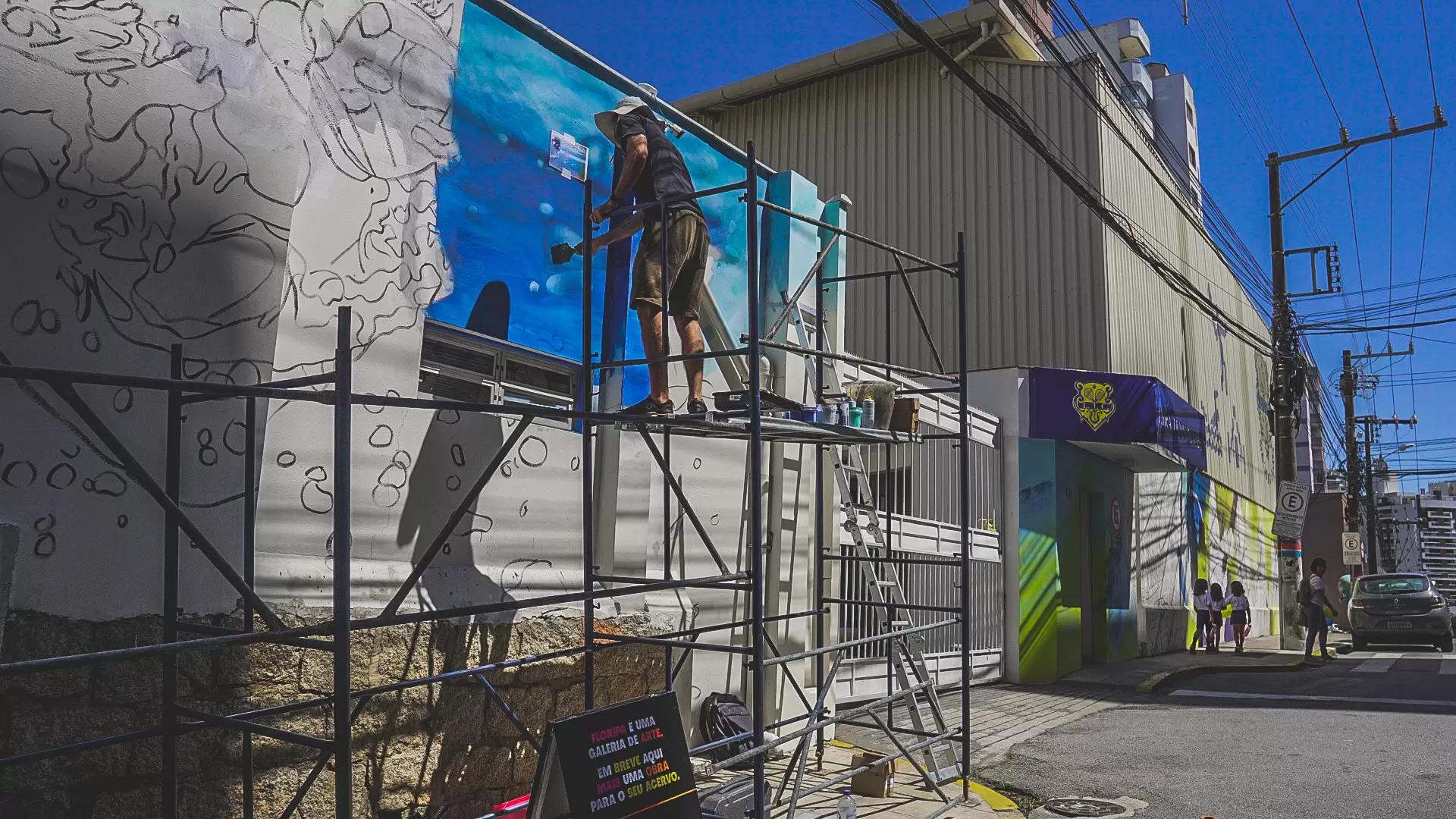 Muro do Lira Tênis Clube ganha arte de maïs de 100 m²