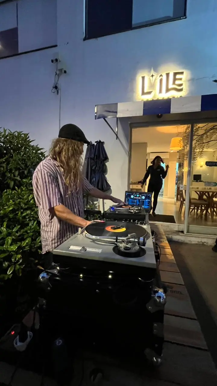 Experiência premium à beira-mar marca a segunda edição do Hello Summer no L’Île Brasserie