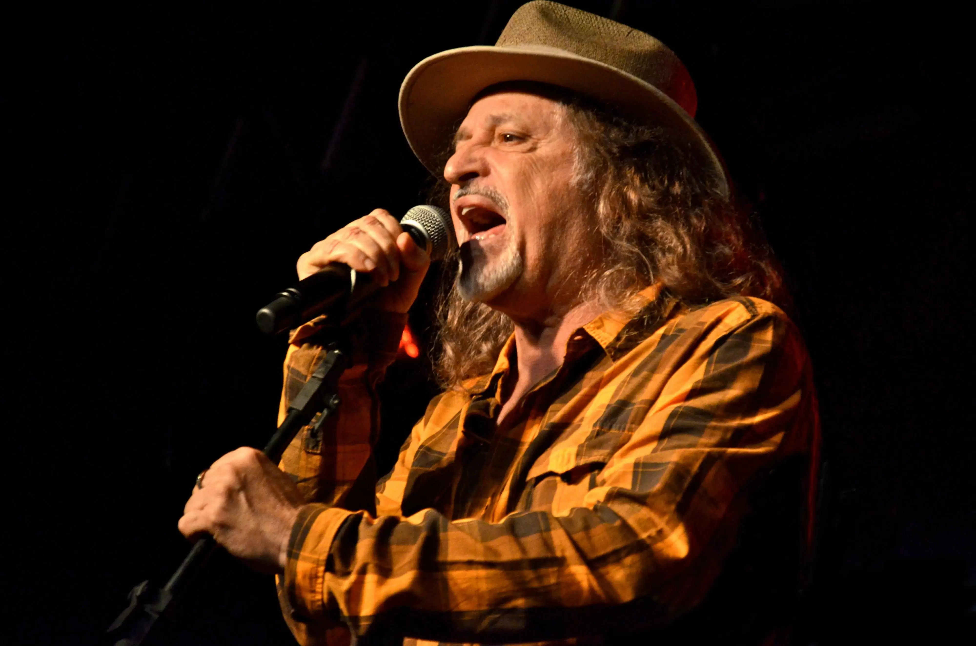 Tu vens, tu vens: Alceu Valença desembarca em Florianópolis e Balneário Camboriú com novo show