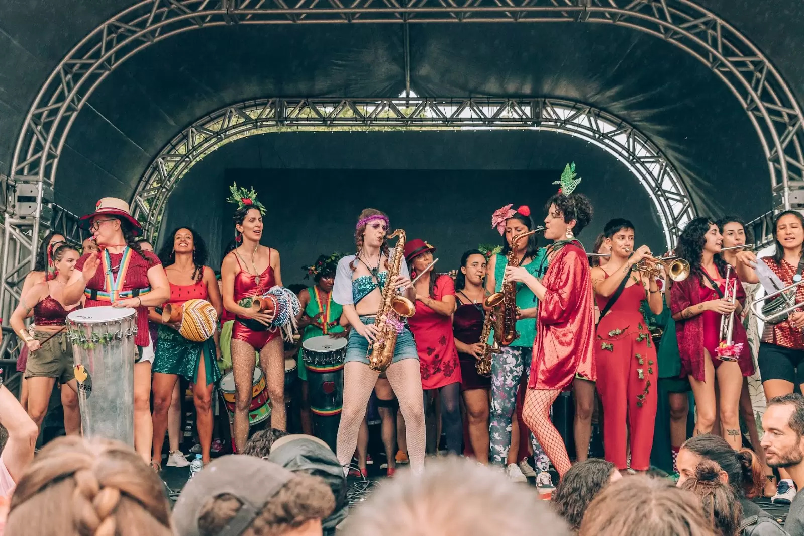  Filhas de Eva abrem alas para o Carnaval de Rua de Floripa