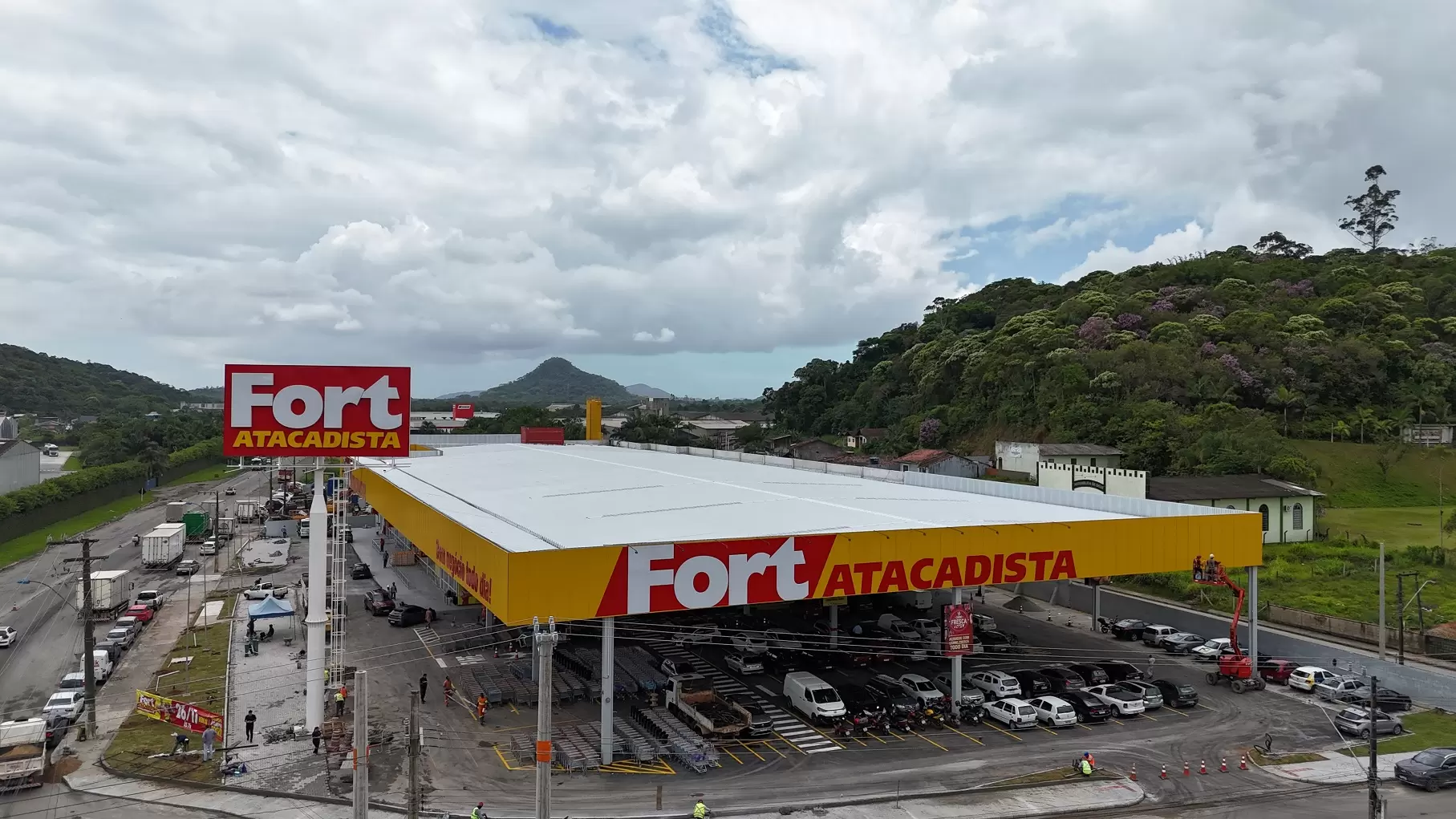 Grupo Pereira inaugura duas novas lojas do Fort Atacadista nesta quarta-feira (26) em SC