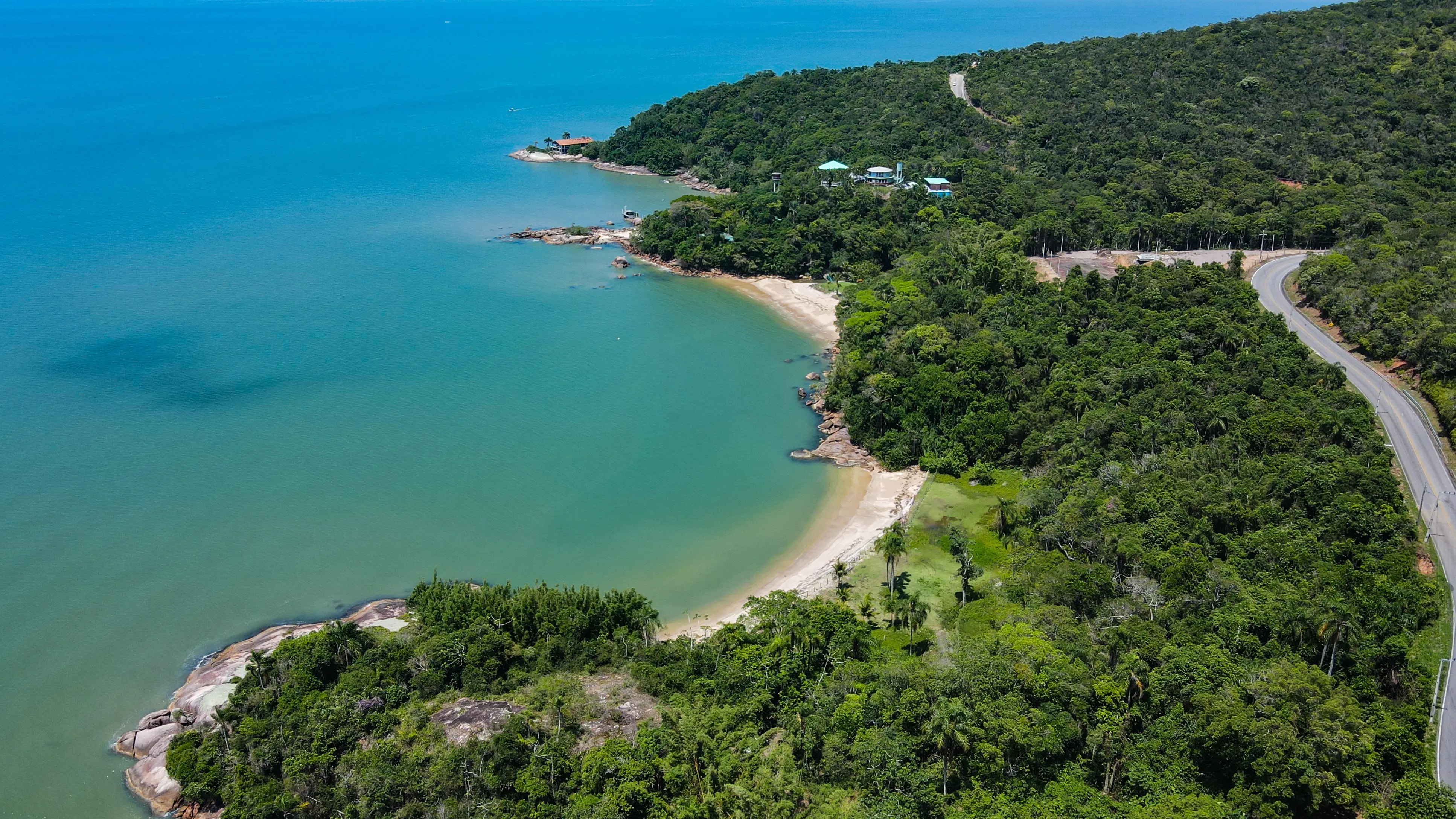 Safari Beach inicia parceria com Greener Tokens para mensurar e compensar emissões de carbono