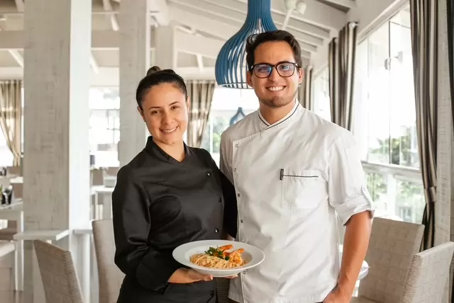 A harmonia entre técnica e sensibilidade na gastronomia de grandes eventos