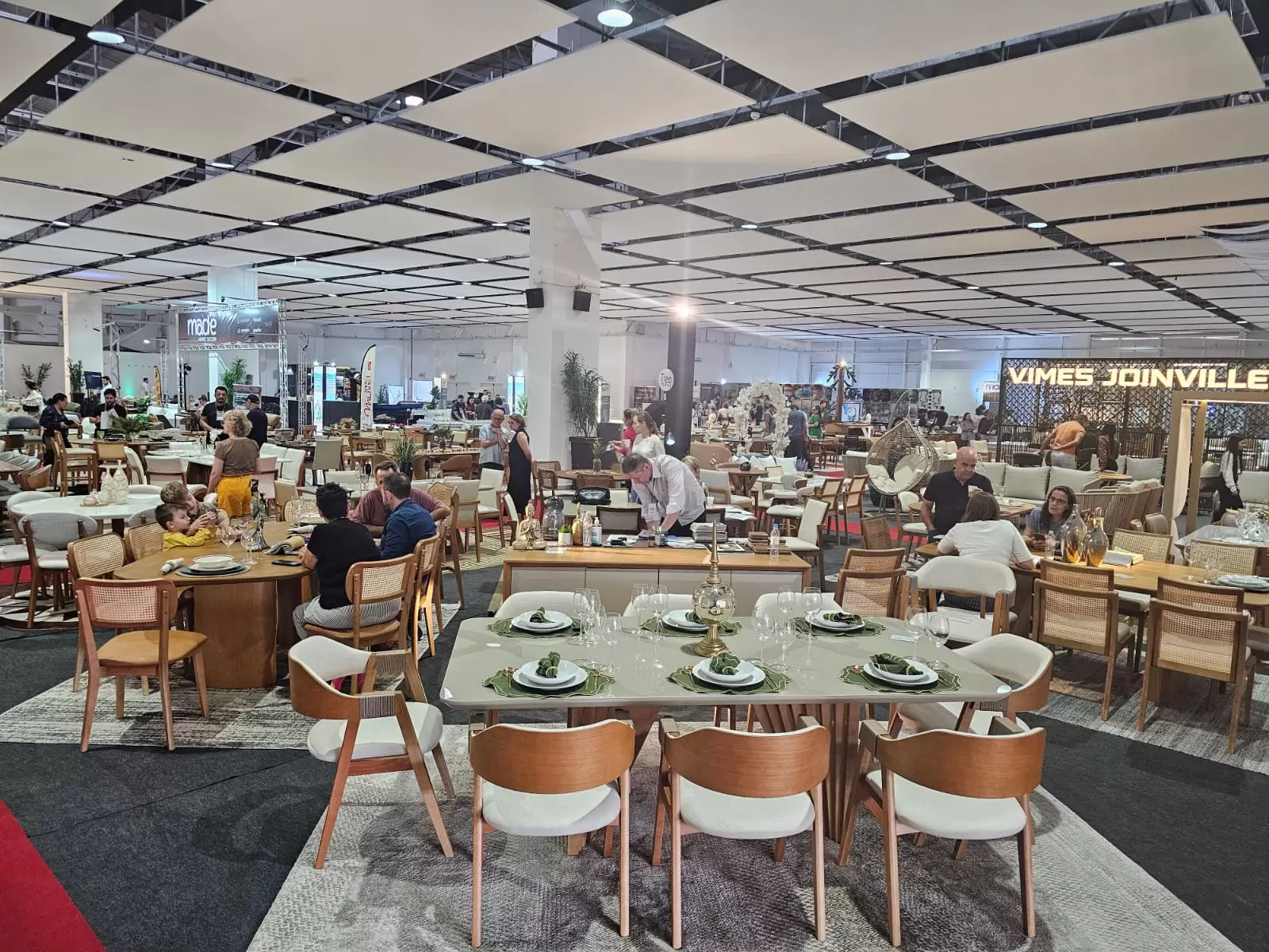 Home & Decor traz móveis com até 50% de desconto em São José