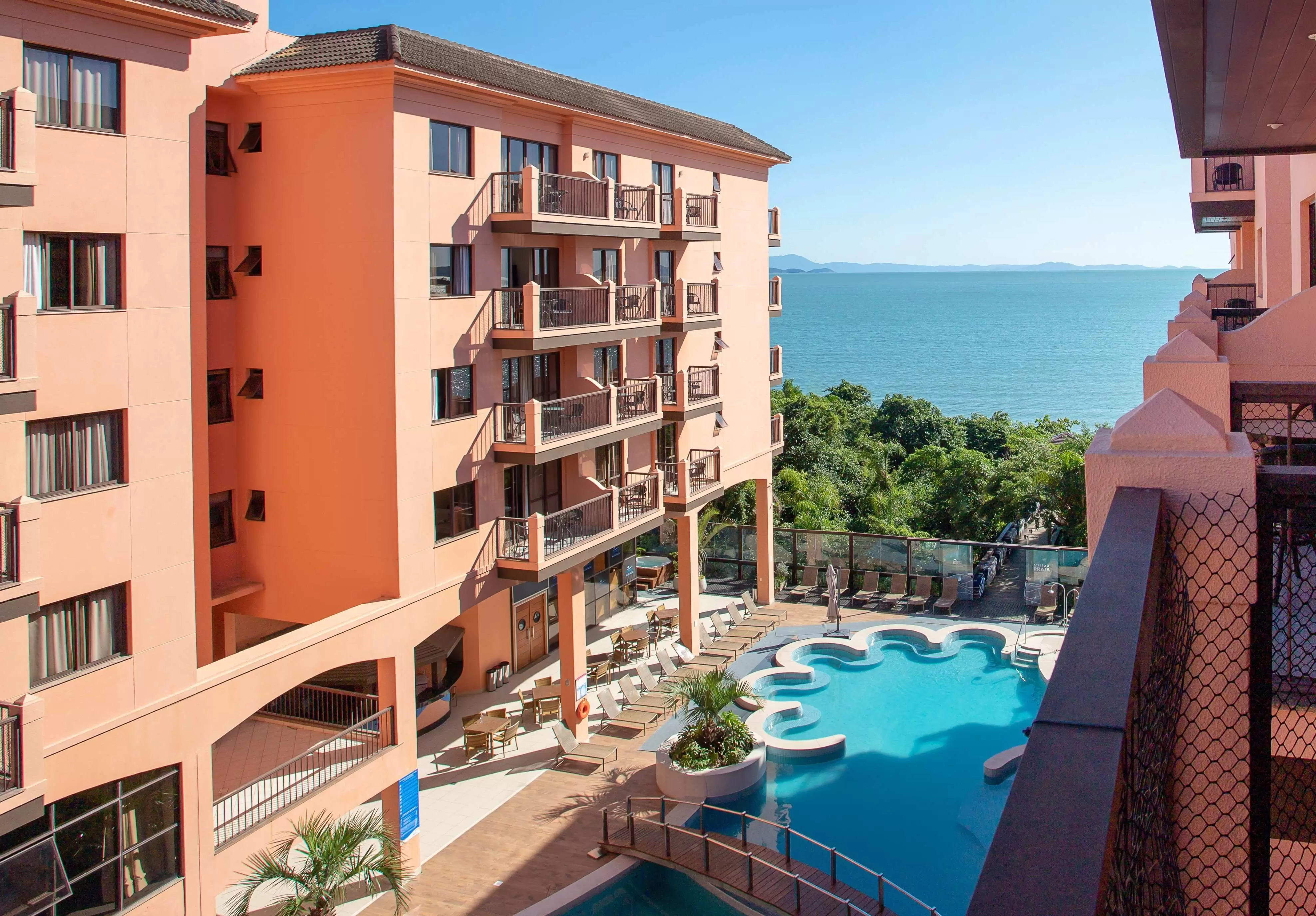 Hotéis de Jurerê in_ promovem férias com recreação, shows e cortesia para as crianças   