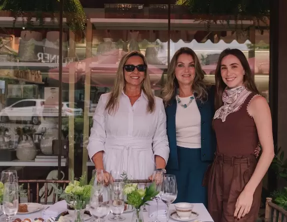 Evento reúne arquitetas e designers para tarde de oficina e chá 