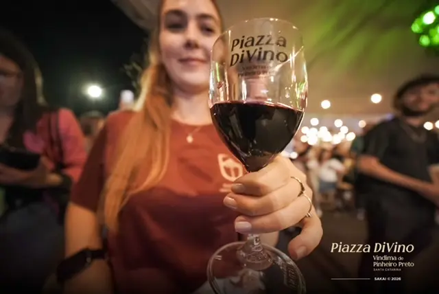 Piazza DiVino reúne mais de cinco mil pessoas e consolida sucesso da 1ª Vindima de Pinheiro Preto