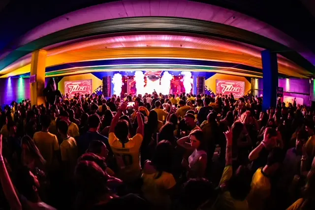 É o Tchan embala a torcida brasileira na Ginga Floripa nesta sexta-feira 
