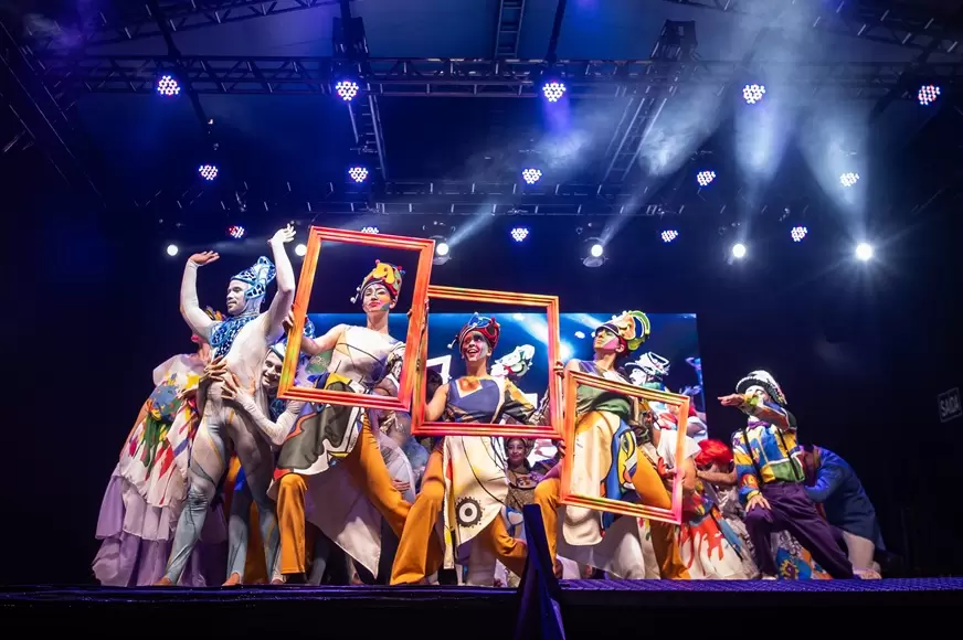 Confira a programação do Natal Encantado no Passeio Pedra Branca: desfile show “A Noite Mágica no Circo do Noel” será apresentado nesta sexta-feira(6). Atividades gratuitas seguem até o dia 15 de dezembro.