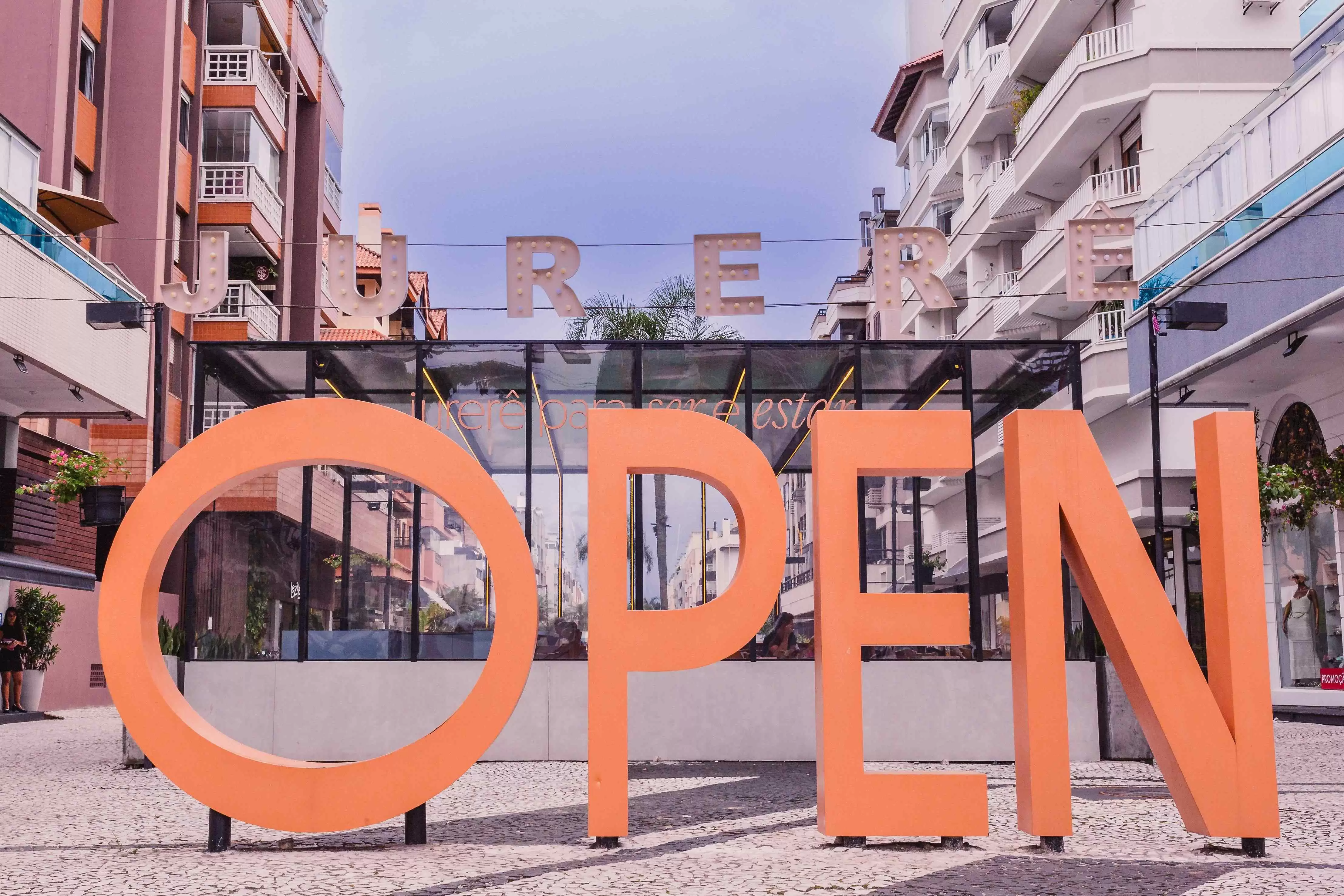 Jurerê OPEN será o palco norte da Maratona Cultural, neste sábado, com 10 atrações gratuitas
