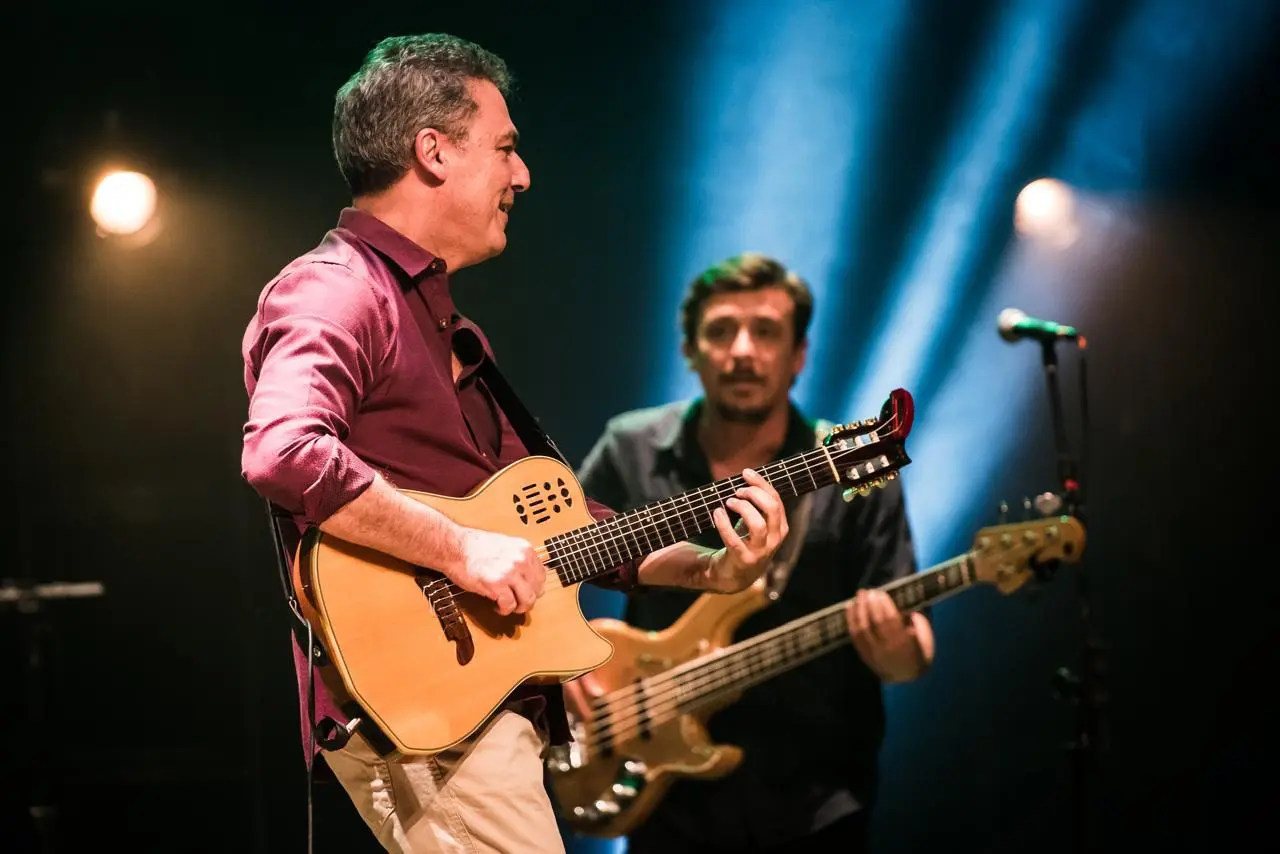 Fanfa da Ponte, Luiz Meira e Juliana D Passos comandam a folia no sábado de Carnaval no Franz Cabaret