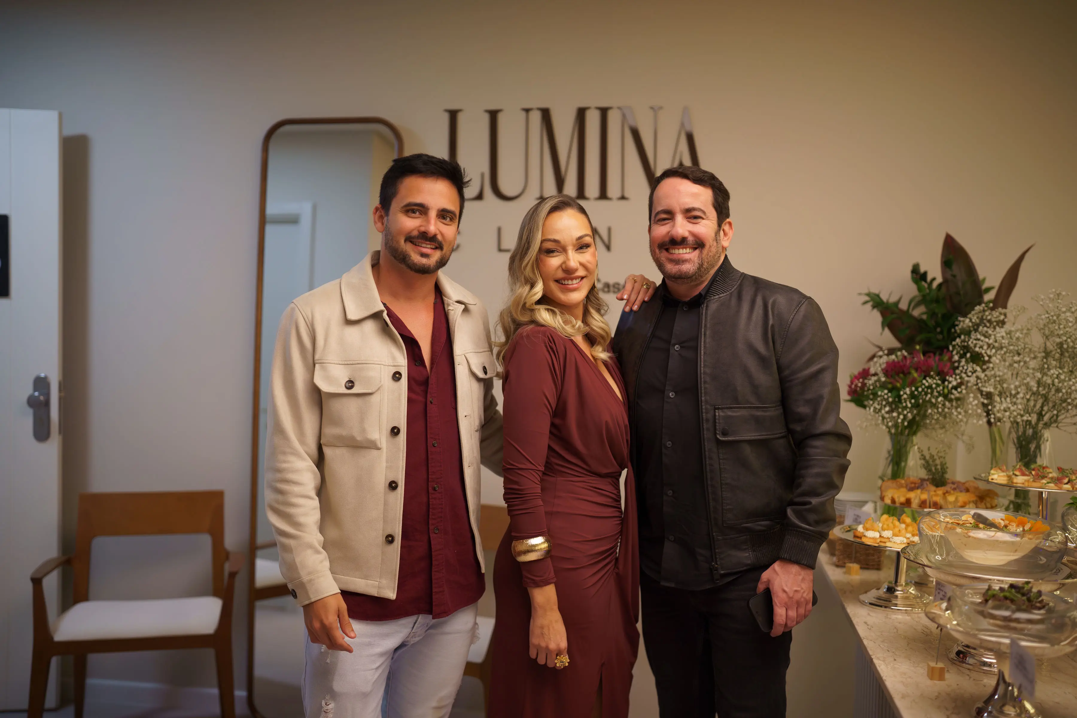 Luísa Caser celebra inauguração da Lumina Clinic com coquetel para convidados em Florianópolis