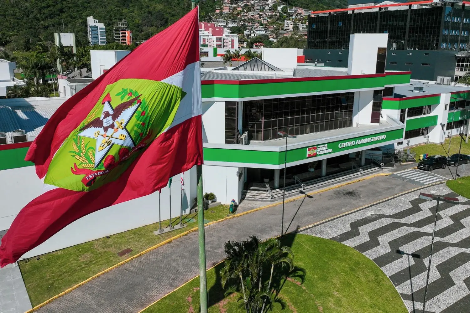 Concurso para Auditor Estadual de Finanças Públicas de SC tem edital publicado com 50 vagas e remuneração de R$ 25.337,61