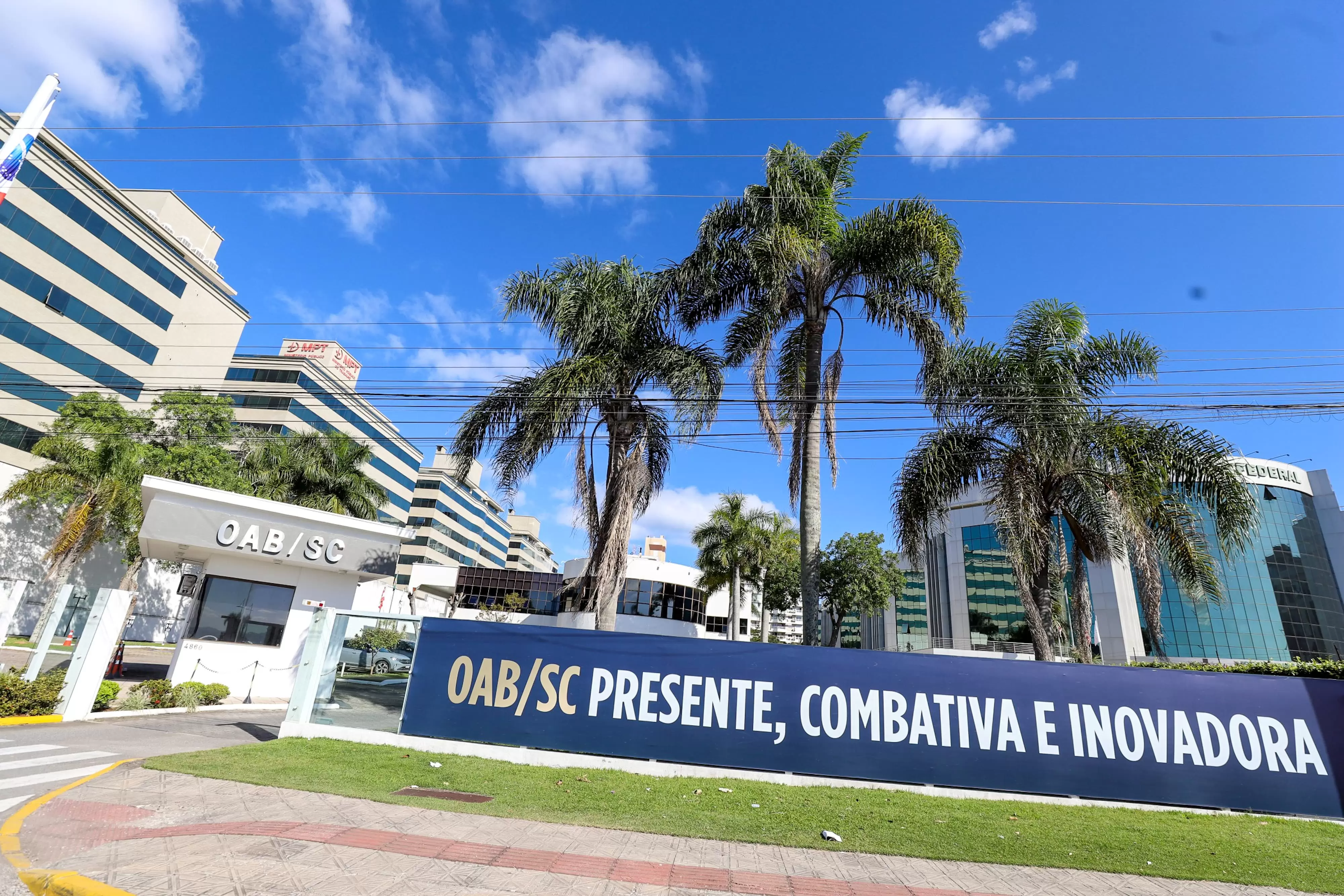 CAASC e OAB/SC promovem campanha pioneira de vacinação contra a dengue em Santa Catarina