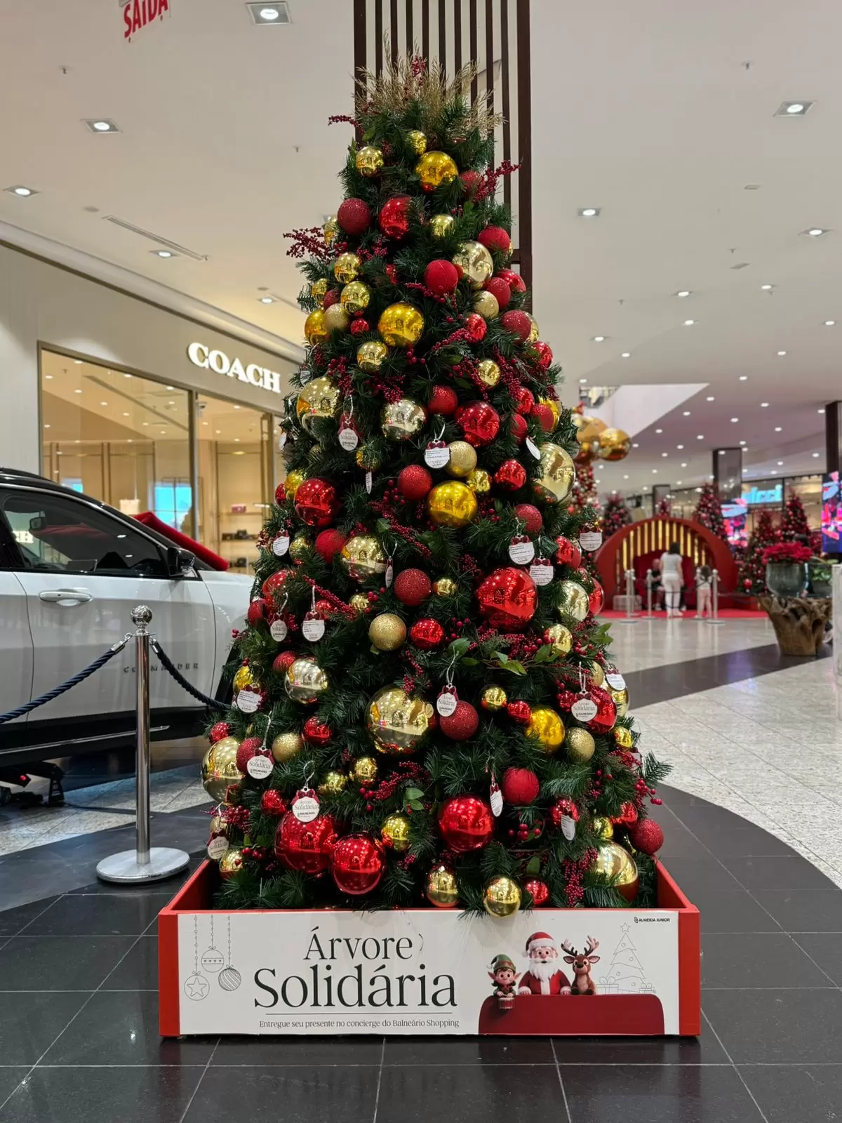 Balneário Shopping promove campanha para arrecadar presentes de Natal para crianças da região