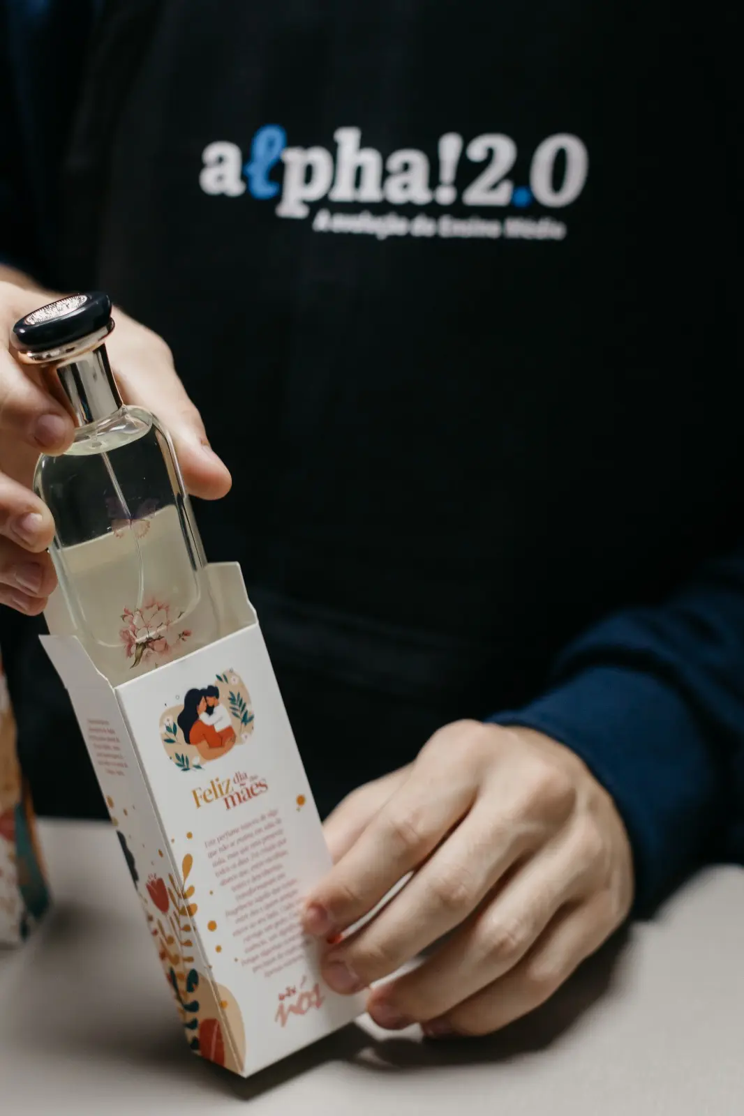 Alunos do Alpha 2.0 criaram perfumes exclusivos para presentear suas mães em experiência inédita no LAB