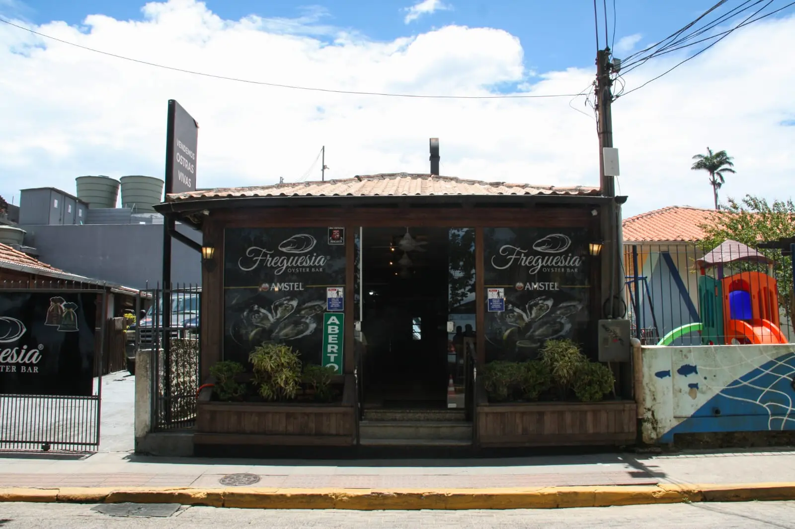 Freguesia Bar destaca gastronomia local durante os jogos da Copa do Mundo na Rua Cônego Serpa