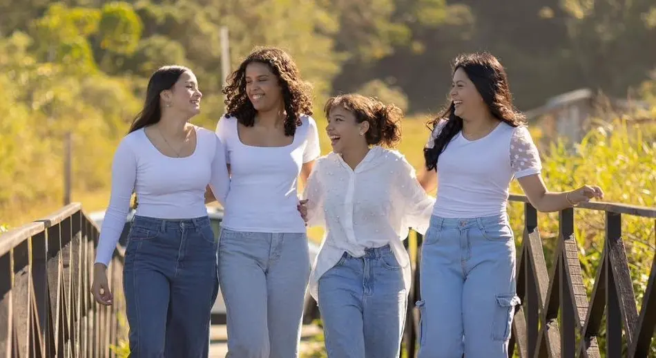 Solidariedade: Projeto social de Itajaí pede ajuda da comunidade para vender rifas e realizar festa de 15 anos para jovens da cidade