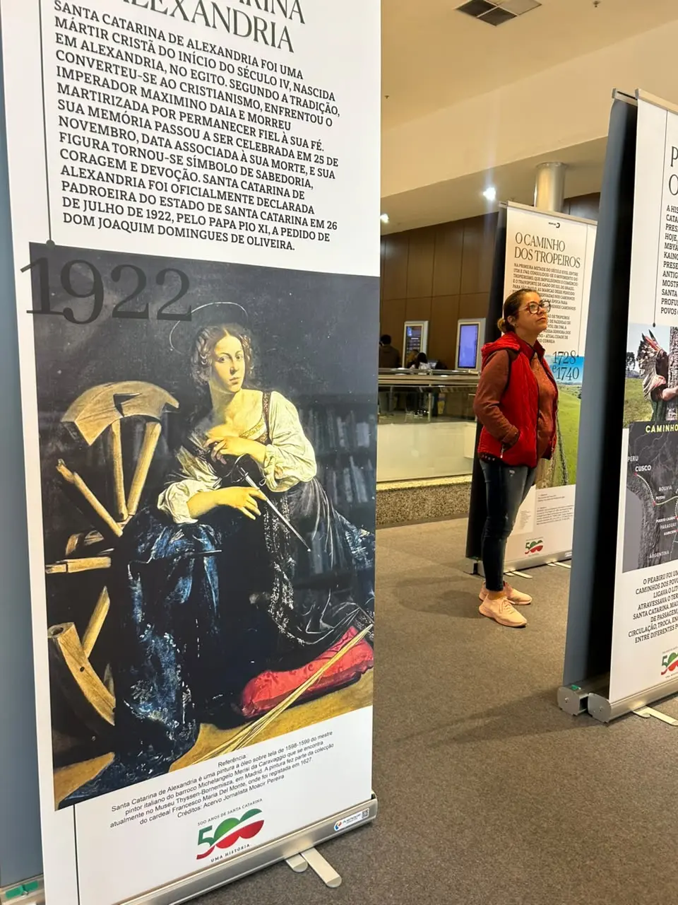 Exposição fotográfica celebra os 500 anos de Santa Catarina e revisita a história do estado no Itajaí Shopping  
