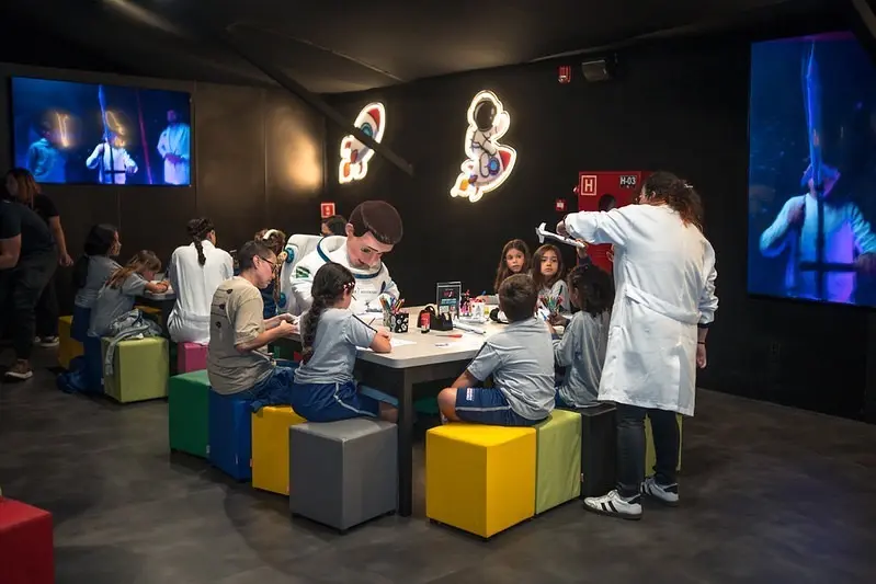 Museus, aquários e atrações interativas ganham espaço como extensão da sala de aula