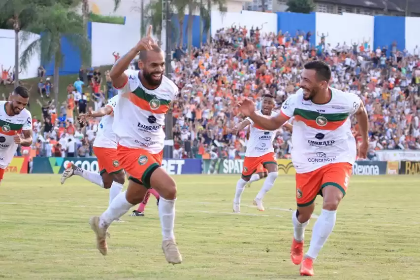 Camboriú chega pela primeira vez a decisão do campeonato catarinense