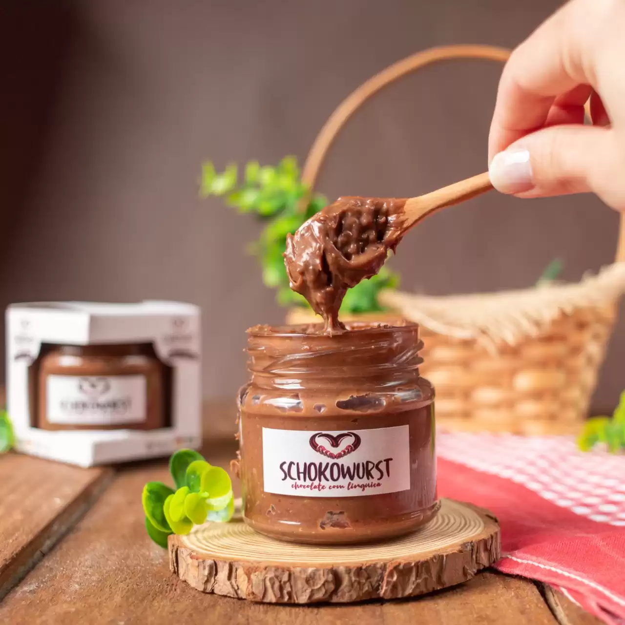 Conheça o Schokowurst, 1º chocolate com linguiça do mundo