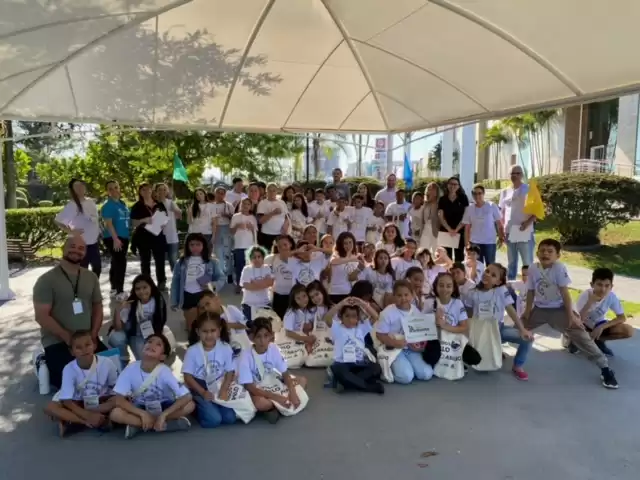 Crianças da Ação Social Barreiros participam de ações sobre sustentabilidade  Shopping Itaguaçu