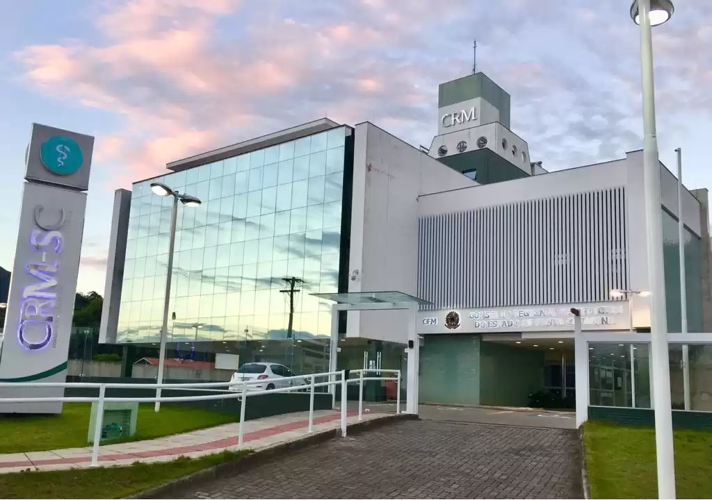 CRM-SC homenageia médicos que completaram 40 anos de atividade