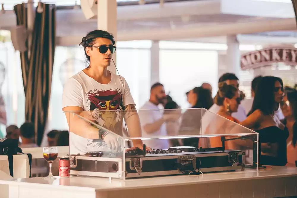 DJ Rodrigo Luca lança remake e acumula mais 100 mil plays em duas semanas.