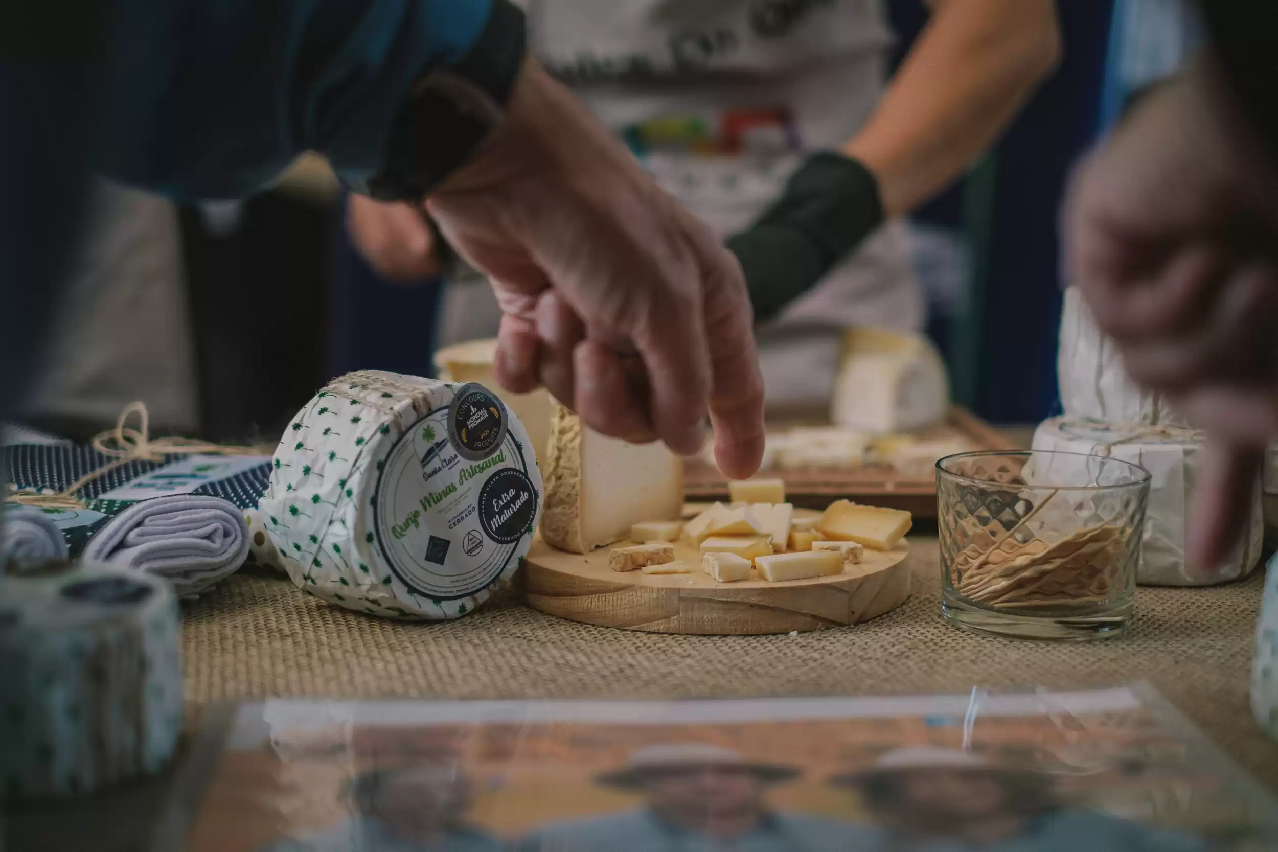 Feira do queijo: 25 expositores nacionais participam da 2ª edição gratuita em Florianópolis