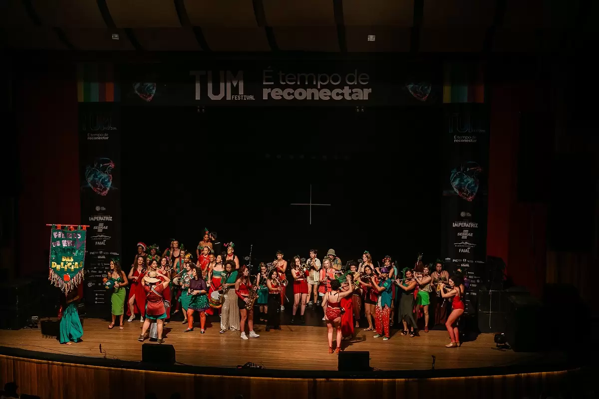 Filhas de Eva encerram programação do festival de cinema Lanterna Mágica com música brasileira e clima de carnaval