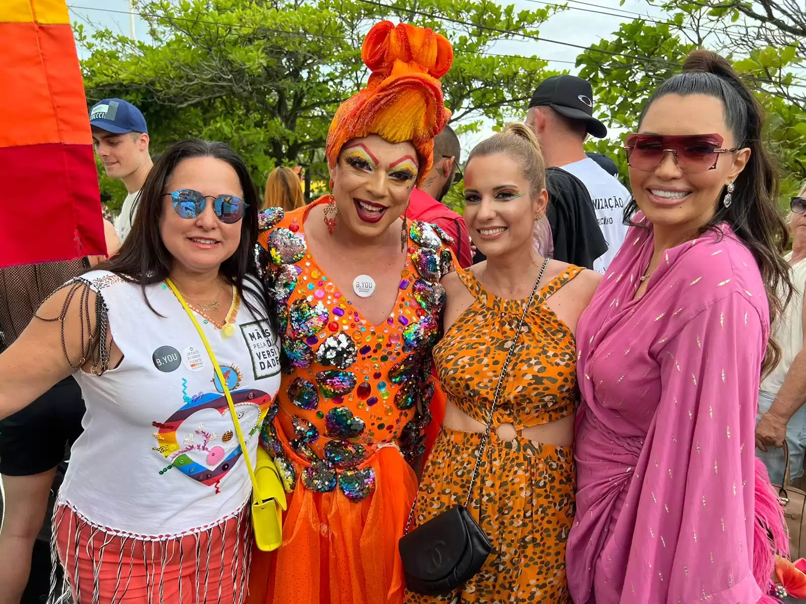 Parada da Diversidade recebe público recorde em Balneário Camboriú - Clube do Champanhe